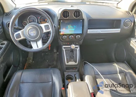 2017 Jeep Compass Latitude z USA, uszkodzony, nr VIN 1C4NJCEA3HD125827